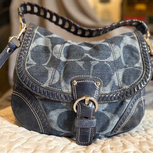 Stylish Blue Designer Women's Bag - Picture 2 of 11